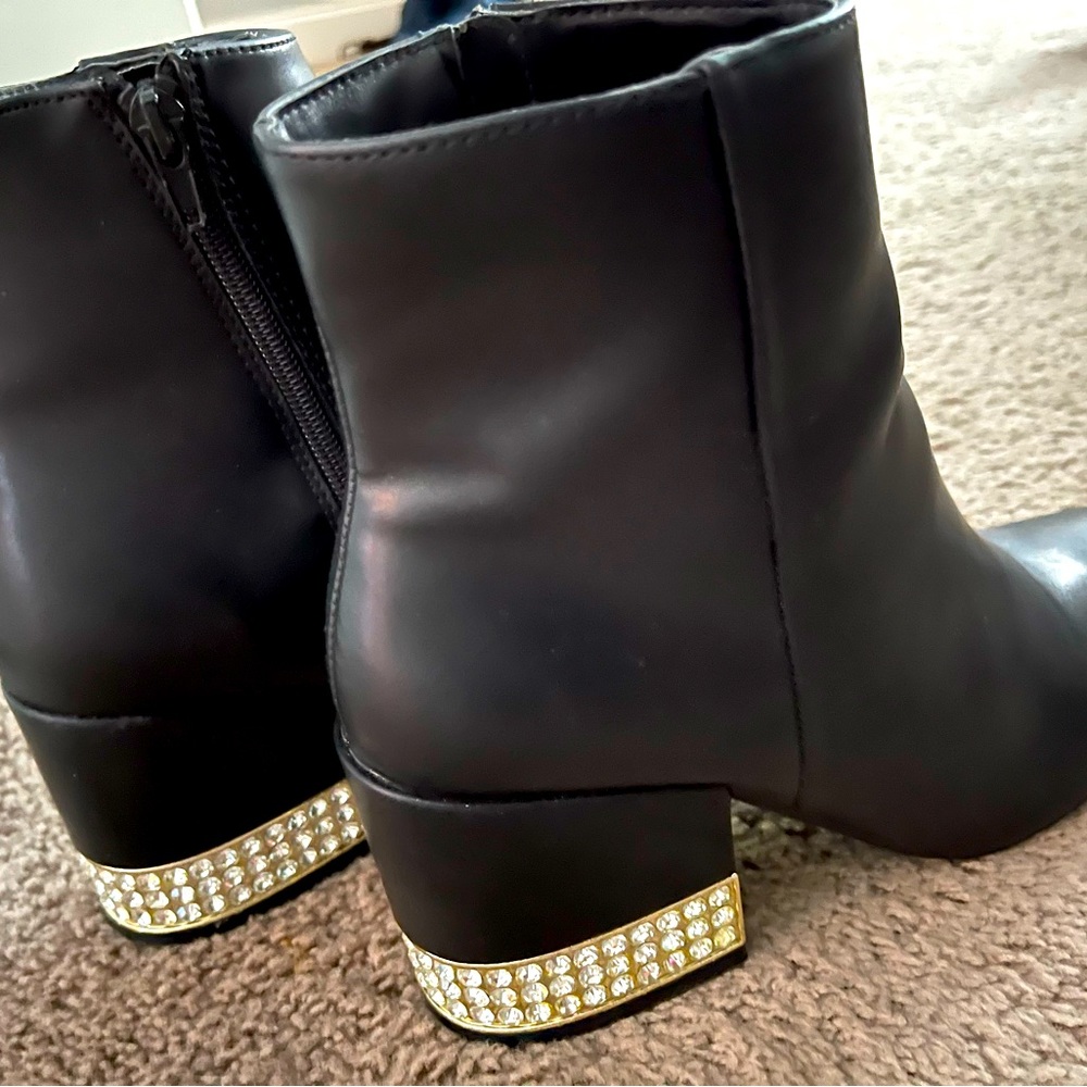 Steve Madden rhinestone boots size 10